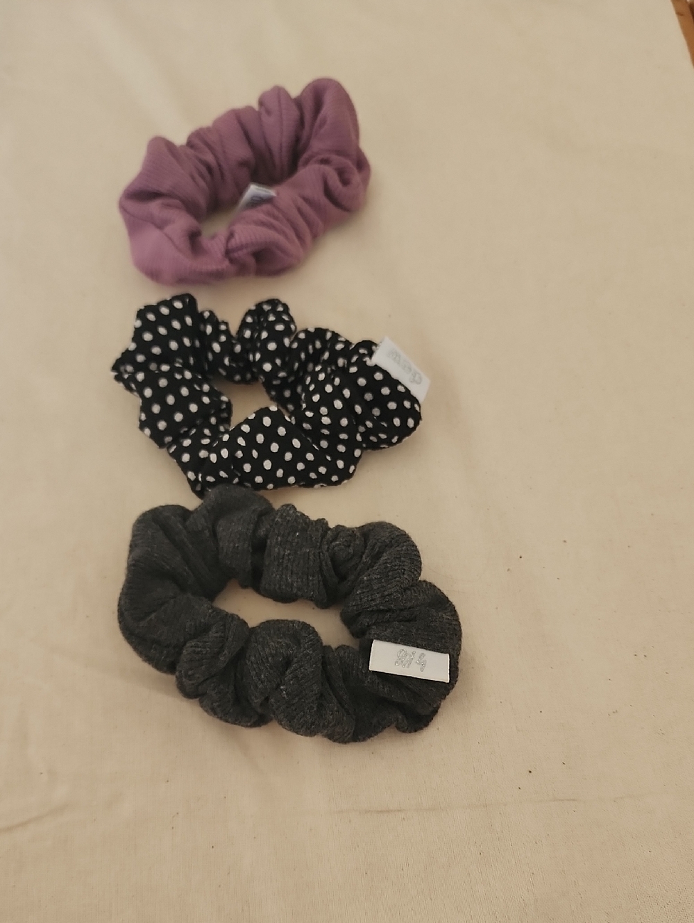 DEW Three-Pack Women’s Scrunchies - Mauve, Black Polka Dot & Charcoal NEVER WORN